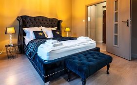 Uroczy Loft Dworskiego